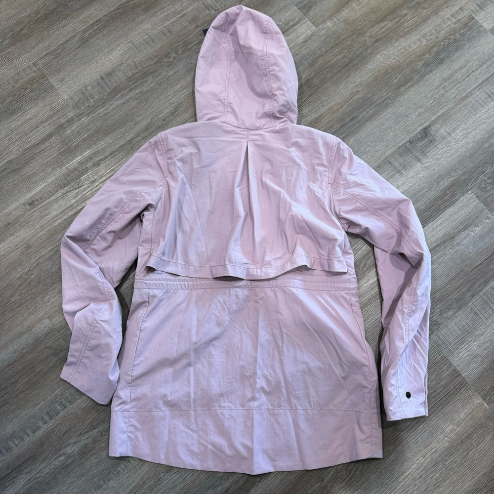 Canada Goose Davie Windbreaker Zip Up Rain Jacket in Ash Purple - Picture 11 of 11